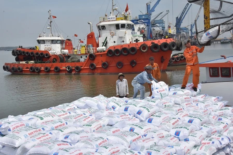 Xuất khẩu phân bón tăng mạnh, giá tăng hơn 50% trong 4 tháng đầu năm nay.