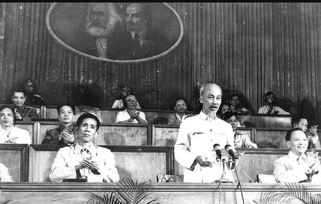 Năm 1960, tại Đại hội lần thứ III của Đảng, Người được bầu làm Chủ tịch Ban Chấp hành Trung ương Đảng Lao động Việt Nam. Ảnh tư liệu.