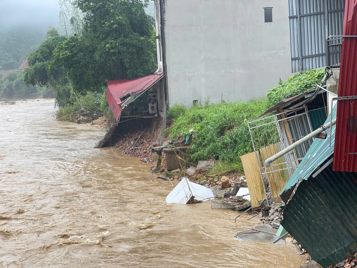Trận lũ hồi tháng 10/2025 gây thiệt hại lớn về nhà ở và sản xuất nông nghiệp tại xã Phong Dụ Thượng. Ảnh: Thanh Tiến.