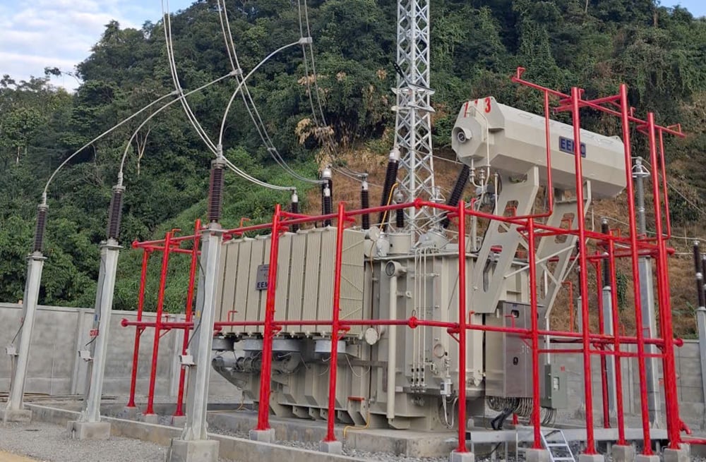 Máy biến áp AT3 tại Trạm biến áp 220kV Mường Tè đã được đóng điện thành công vào tháng 10/2025. Ảnh: EVNNPT.