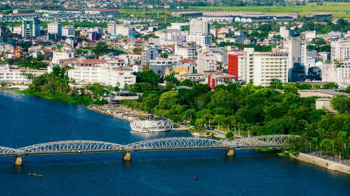 Huế được WWF vinh danh là ‘Thành phố xanh quốc gia’ về ứng phó biến đổi khí hậu. Ảnh: Văn Dinh.