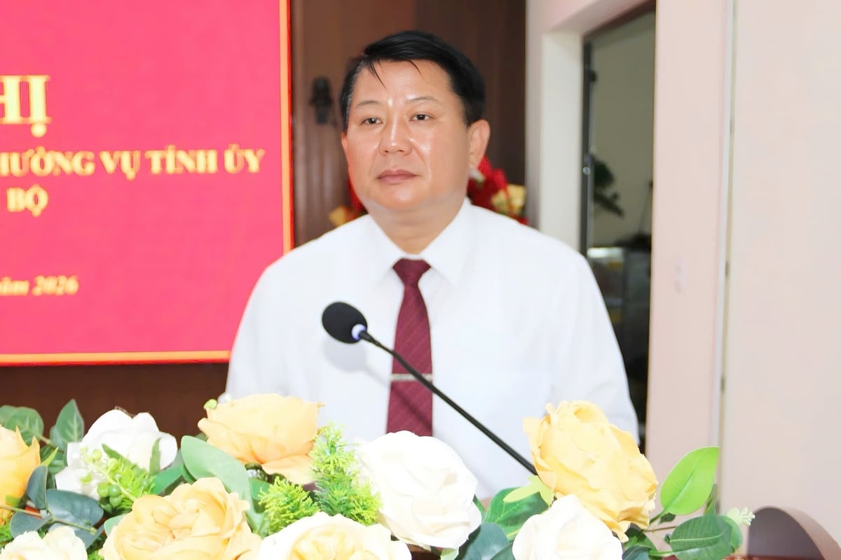 Ông Lò Minh Hùng, Phó Bí thư Thường trực Tỉnh ủy, Chủ tịch HĐND tỉnh Sơn La phát biểu giao nhiệm vụ tại hội nghị công bố. Ảnh: Nguyễn Nga.