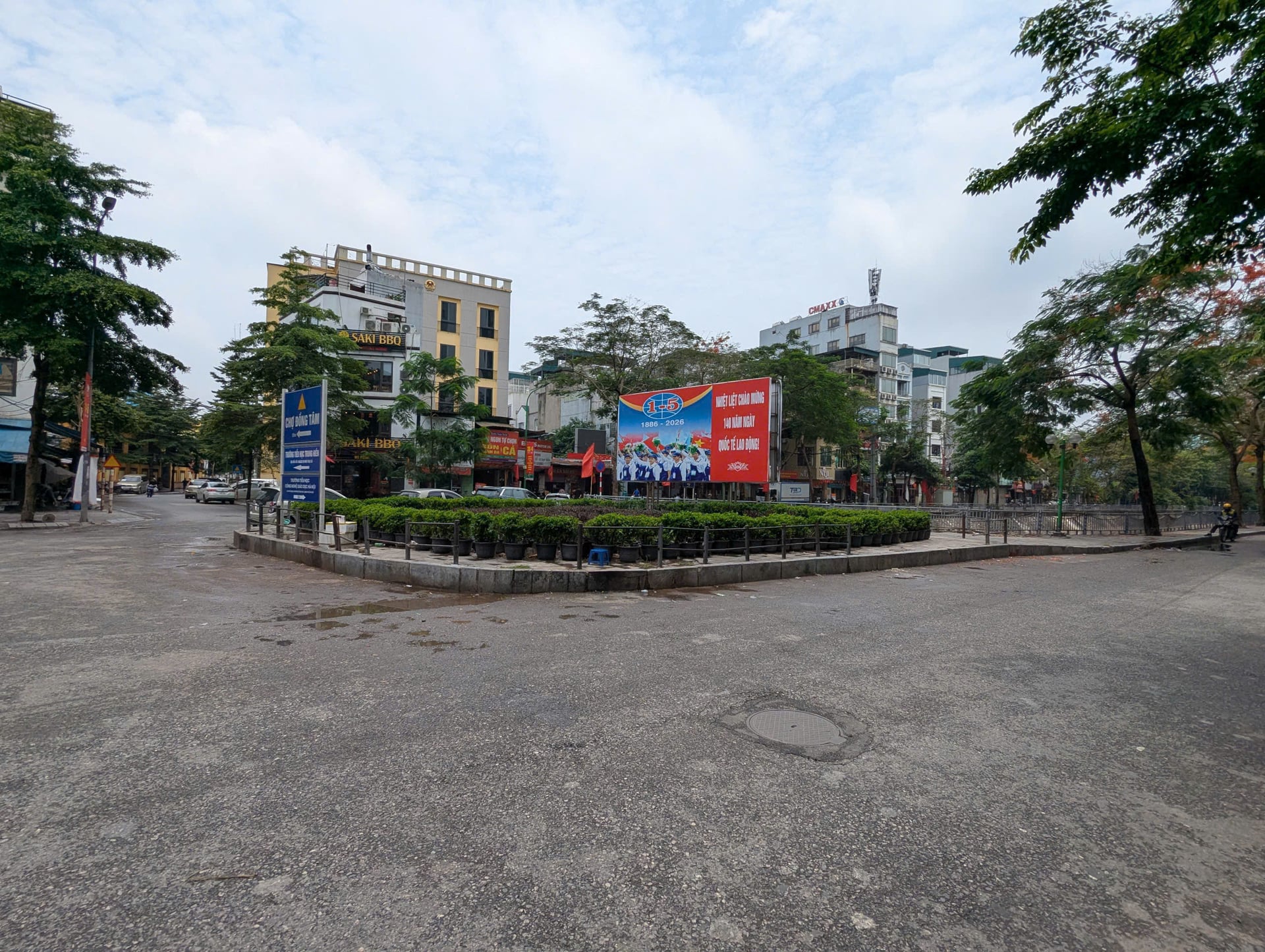 Đợt cao điểm lần này tập trung vào việc xử lý dứt điểm các điểm đổ rác tự phát và hình thành nếp sống đô thị văn minh. Ảnh: Lan Chi.