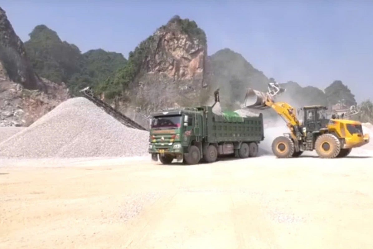 Chủ tịch UBND tỉnh Lạng Sơn yêu cầu các sở, ngành, UBND cấp xã tập trung thực hiện nghiêm các quy định của Luật Địa chất và Khoáng sản cùng các Nghị định hướng dẫn thi hành. Ảnh: Hoàng Nghĩa.