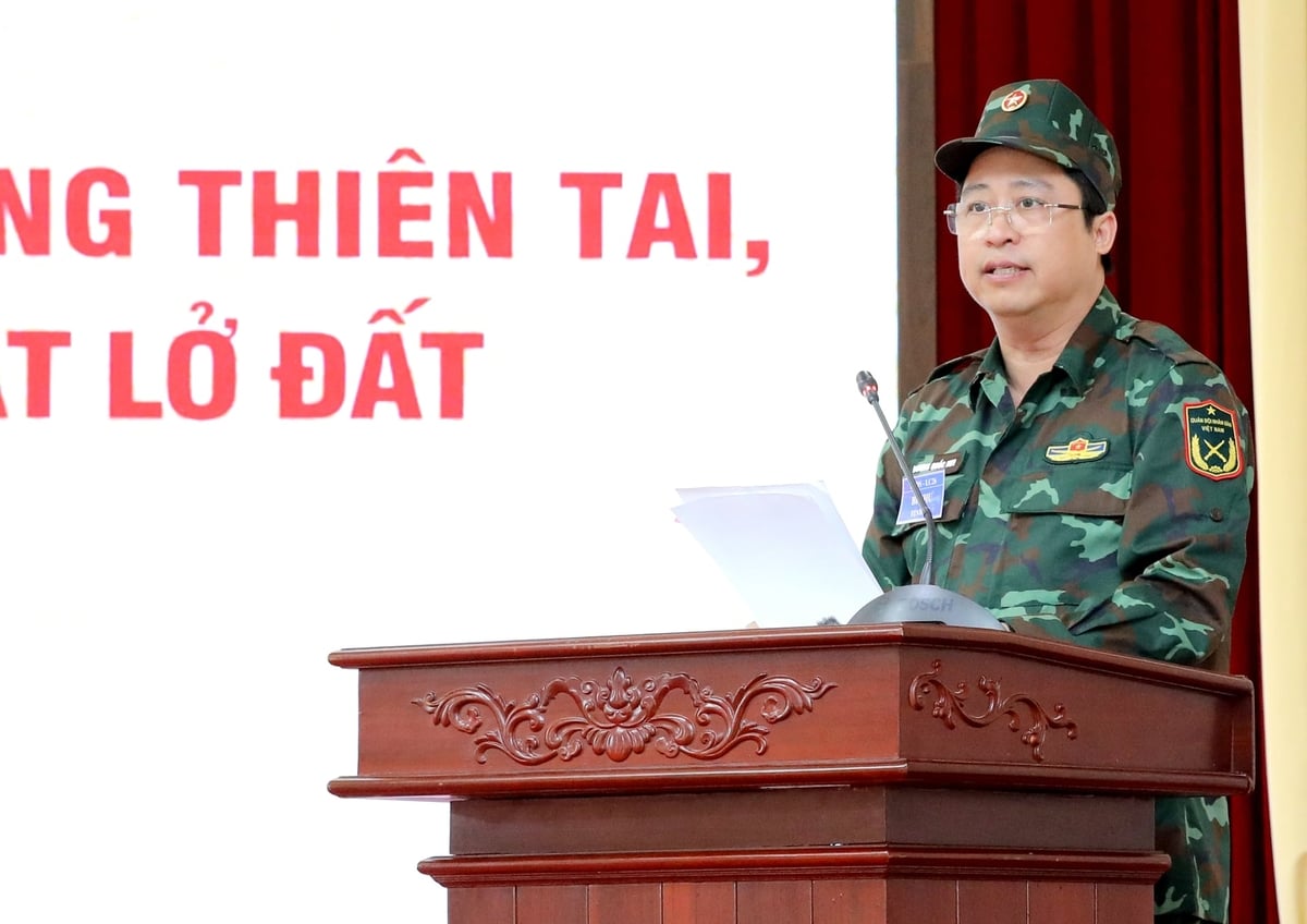 Ông Dương Quốc Huy - Ủy viên Ban Chấp hành Trung ương Đảng, Bí thư Tỉnh ủy, Trưởng Ban tổ chức diễn tập phòng thủ dân sự tỉnh Lào Cai phát biểu đáp từ tại phần tổng kết diễn tập. Ảnh: laocai.gov.vn
