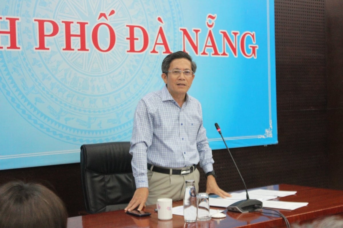 Ông Trần Nam Hưng, Phó Chủ tịch UBND TP. Đà Nẵng yêu cầu trước hết phải đẩy mạnh công tác tuyên truyền, vận động người dân nâng cao ý thức giữ gìn vệ sinh môi trường. Ảnh: L.A.