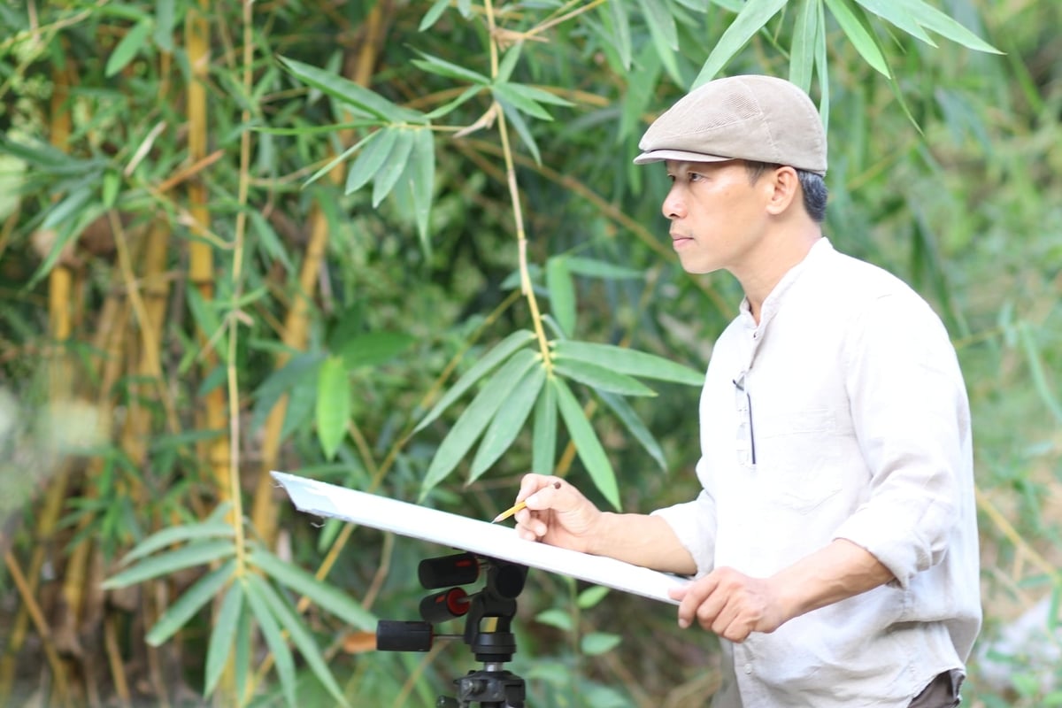 Họa sĩ Vũ Thành Tâm chọn phong cảnh làng quê để sáng tác. Ảnh: NVCC.