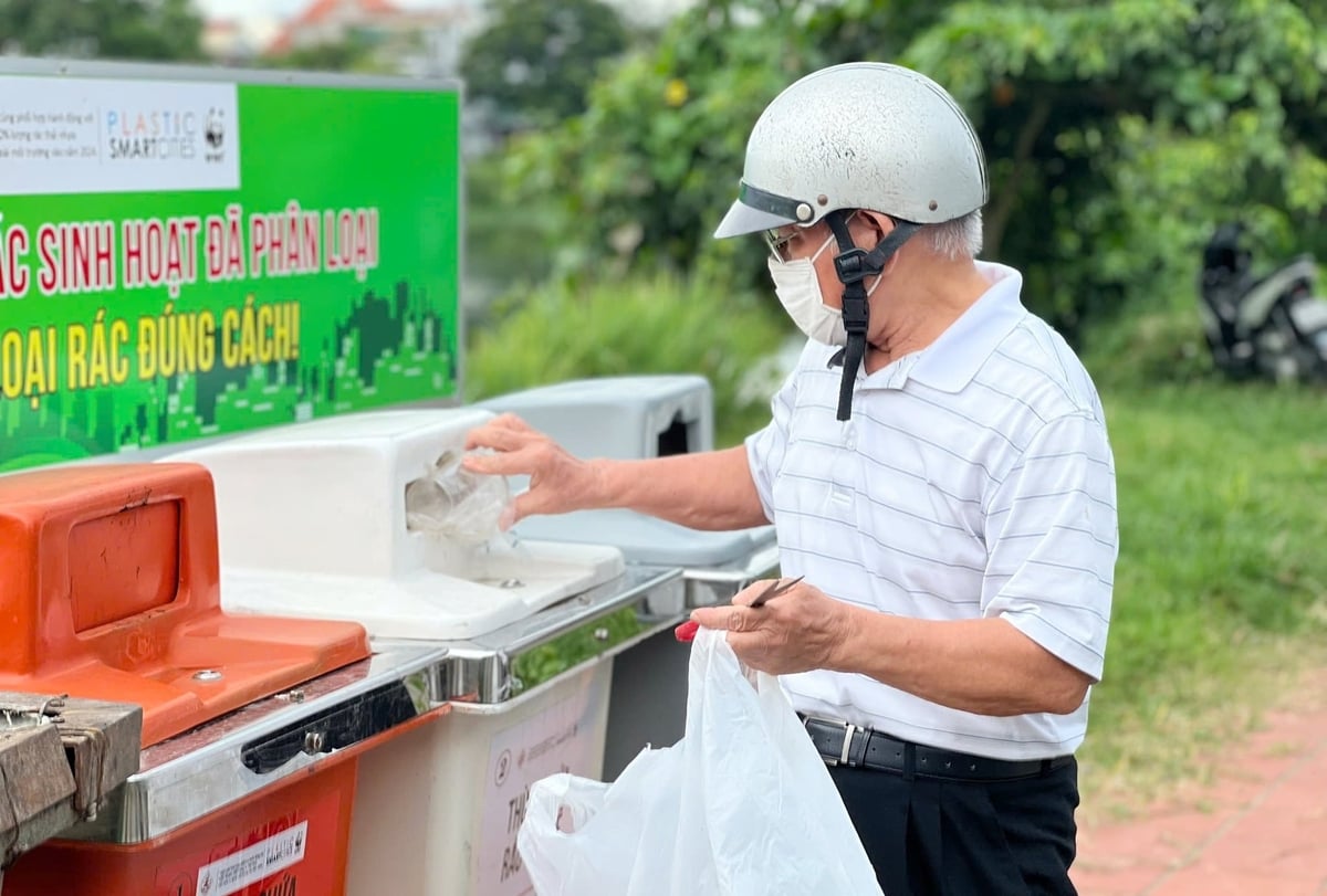 Dự án góp phần giảm 933,6 tấn rác thải nhựa thất thoát ra môi trường tự nhiên, chương trình phân loại chất thải rắn sinh hoạt tại nguồn được triển khai trên 100% địa bàn TP. Huế. Ảnh: Văn Dinh.