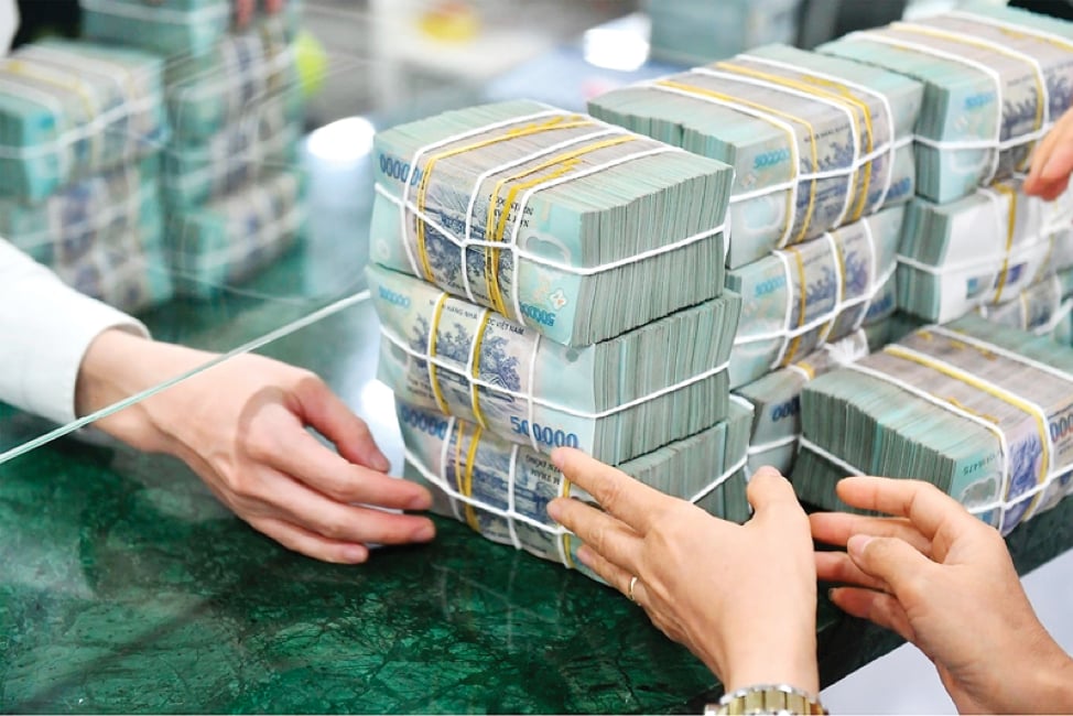 NHNN đã vào cuộc để giữ mặt bằng lãi suất huy động. Ảnh: NH.