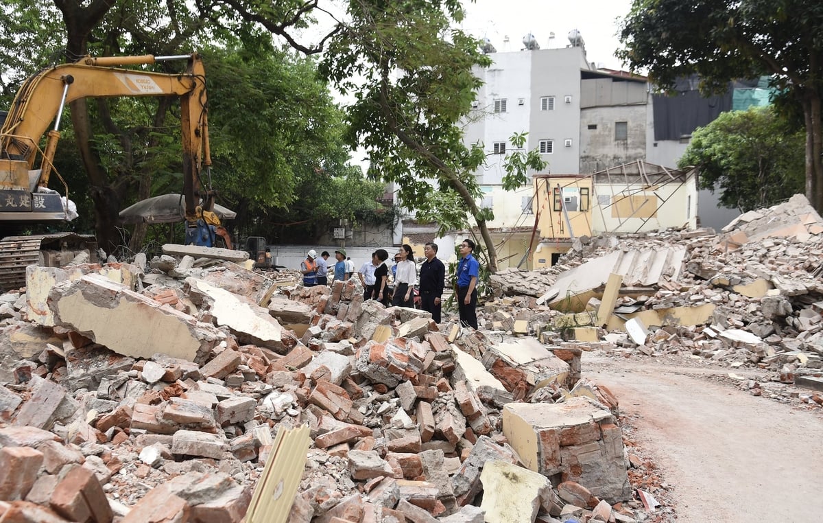 MTTQ phường Thanh Xuân giám sát quá trình triển khai GPMB. Ảnh: Quyết Thắng.