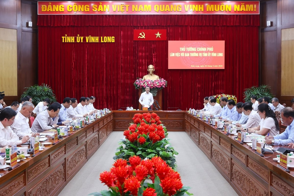 Thủ tướng Lê Minh Hưng chủ trì cuộc làm việc với Ban Thường vụ Tỉnh ủy Vĩnh Long. Ảnh: Nhật Bắc. 