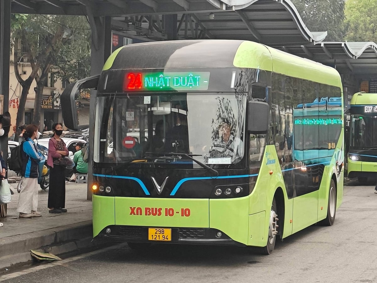 Hà Nội sẽ tăng tần suất hoạt động của xe buýt trong thời gian diễn ra kỳ thi tốt nghiệp THPT 2026 và tuyển sinh vào lớp 10. Ảnh: Cao Sơn.