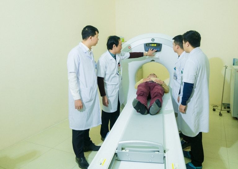 Bệnh viện được trang bị máy chụp cắt lớp vi tính và máy chụp cộng hưởng từ mới để người dân tiếp cận thuận lợi hơn với y tế kỹ thuật cao. Ảnh: BTL.
