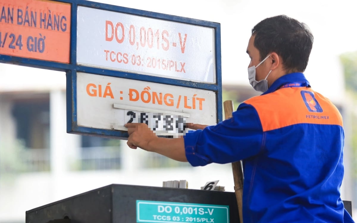 Xăng dầu đồng loạt giảm giá trước thời điểm xăng E10 triển khai bán trên toàn quốc. Ảnh: ST.