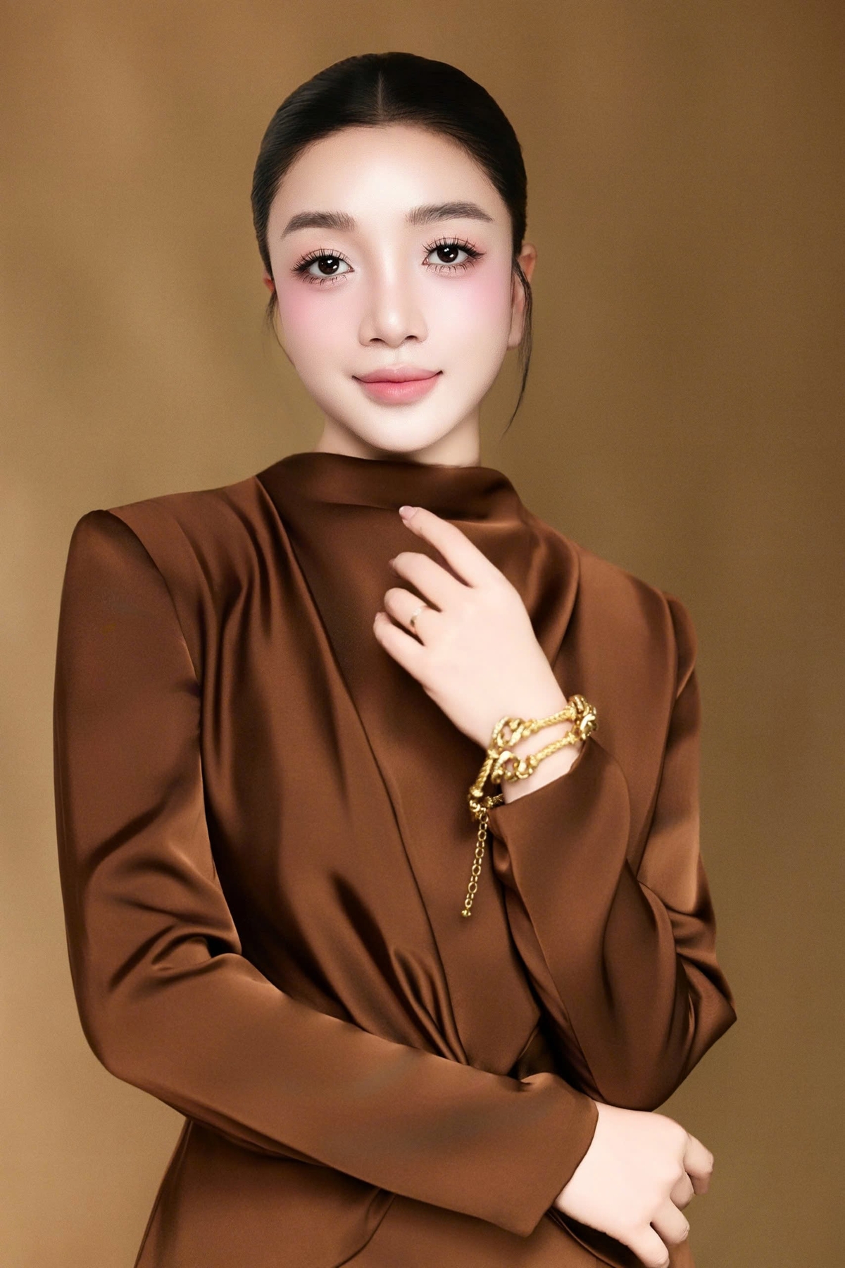 Nghệ sĩ Phạm Thu Hà trình diễn nhiều tác phẩm như: 'Tâm tình người thủy thủ', 'Thuyền và biển'. Ảnh: NNCC.
