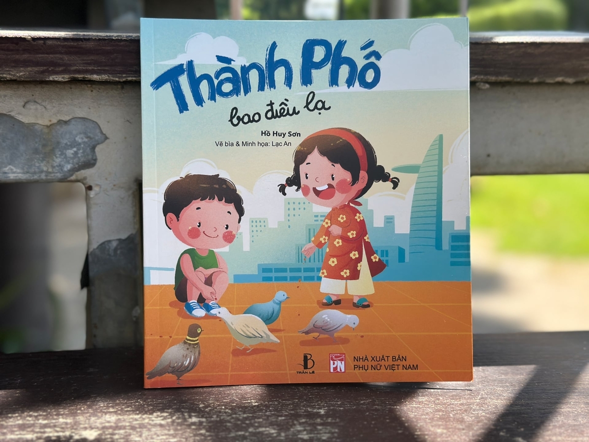 Tập thơ 'Thành phố bao điều lạ'. Ảnh: NXB.
