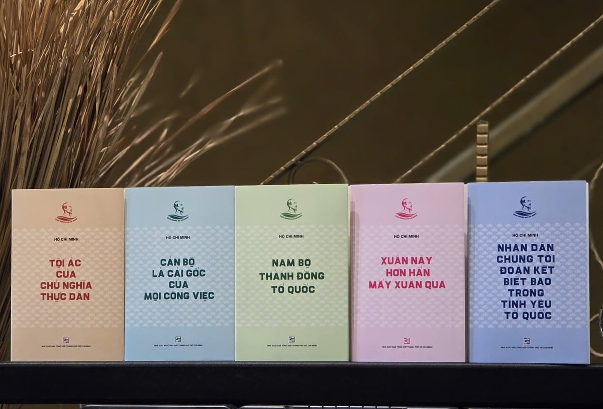 5 tác phẩm đầu tiên của Tủ sách 'Vinh quang Hồ Chí Minh'. Ảnh: NXB.