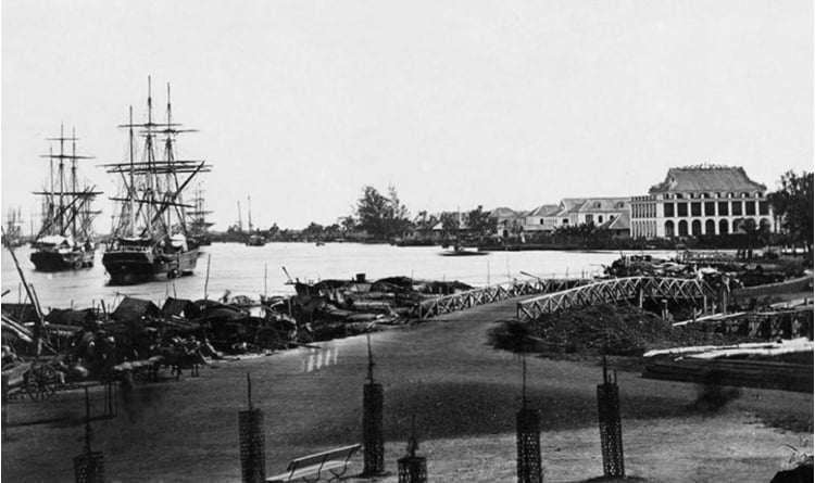 Ngày 5/6/1911, từ bến Nhà Rồng (cảng Sài Gòn), người thanh niên yêu nước Nguyễn Tất Thành rời Tổ quốc, ra đi trên con tàu Đô đốc Latouche-Tréville để thực hiện hoài bão giải phóng nước nhà khỏi ách nô lệ của thực dân, đế quốc. Ảnh: Tư liệu TTXVN.