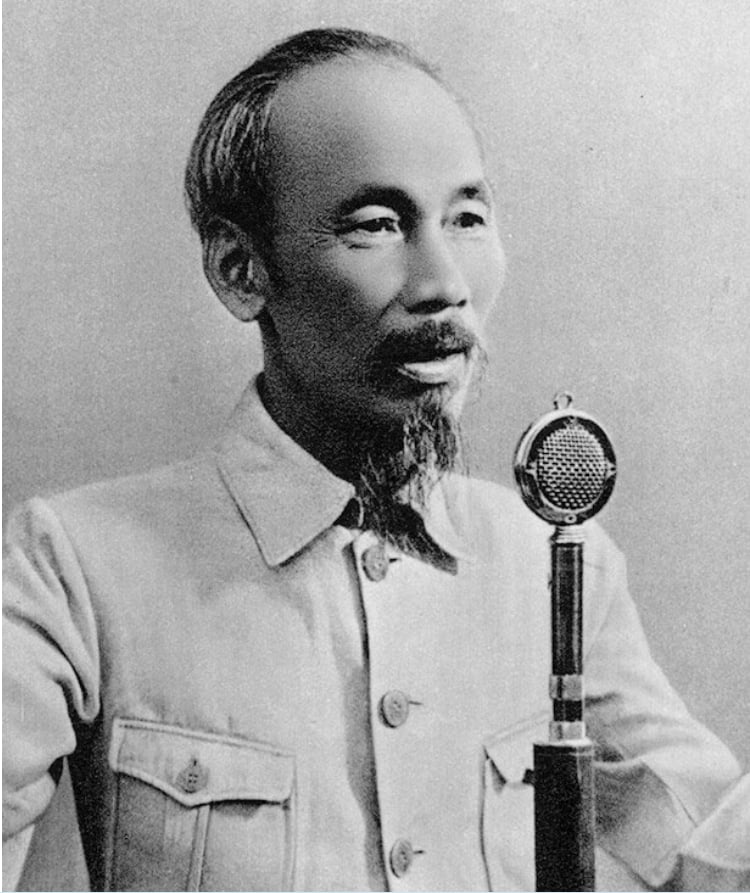 Chủ tịch Hồ Chí Minh đọc Tuyên ngôn độc lập tại Quảng trường Ba Đình (Hà Nội) ngày 2/9/1945. Nguồn ảnh: Bảo tàng Hồ Chí Minh - Chi nhánh TP. Hồ Chí Minh.