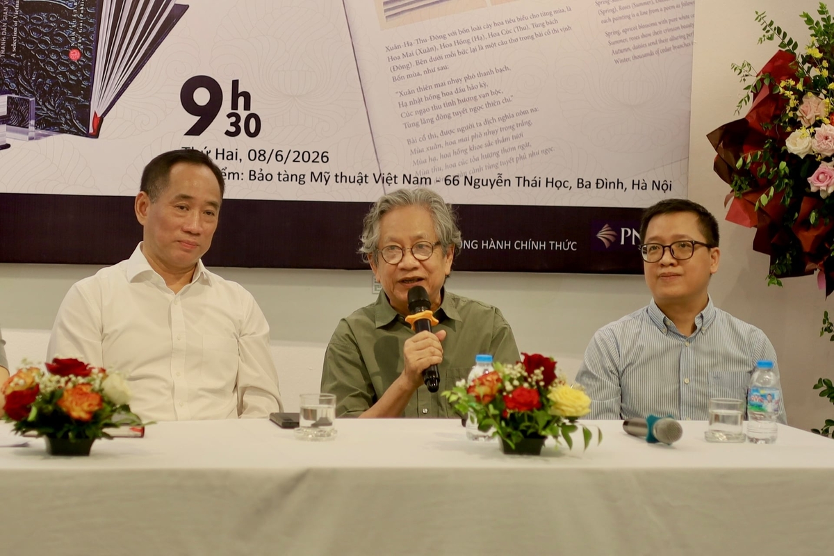 Dịch giả Trịnh Lữ chia sẻ về quá trình chuyển ngữ cho cuốn sách. Ảnh: Thanh Ngọc.