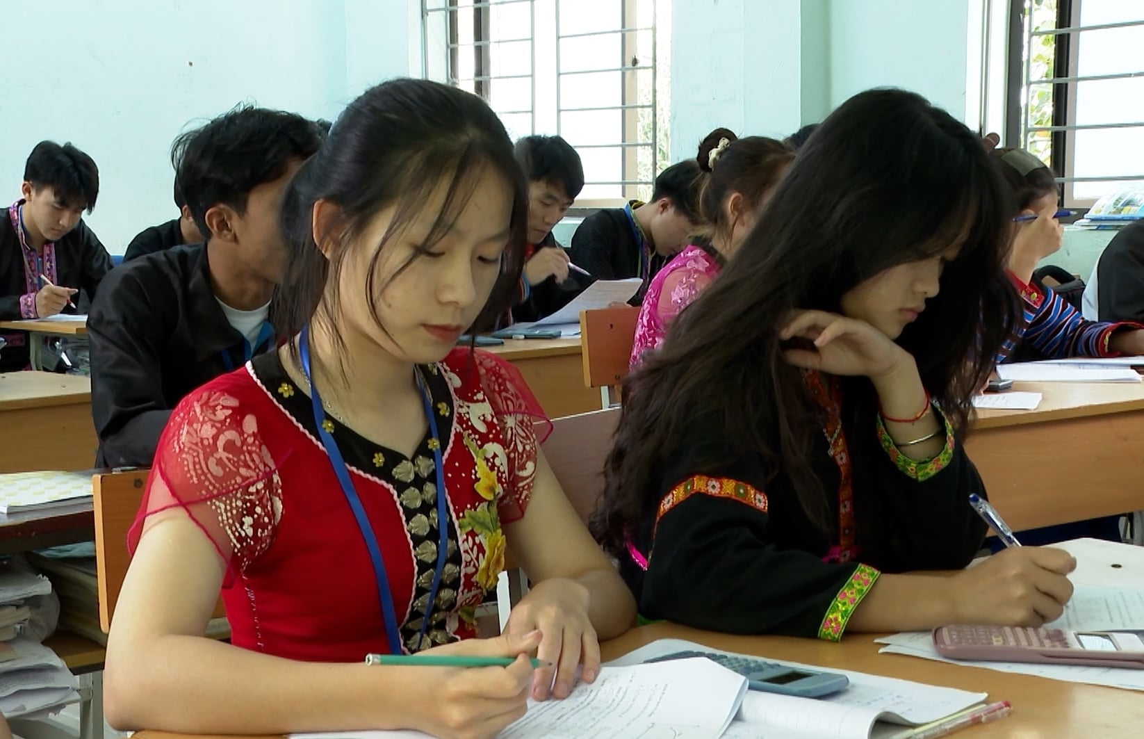 Giáo dục là trụ cột quan trọng trong việc thực hiện chương trình mục tiêu quốc gia dân tộc thiểu số. Ảnh: Đức Bình.