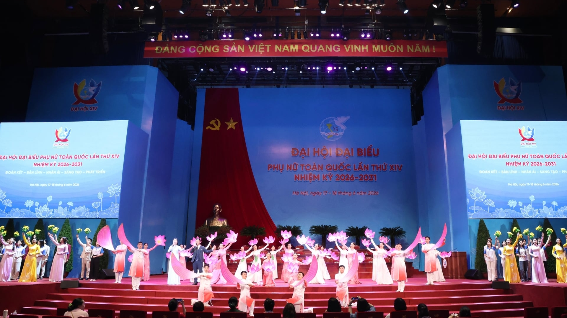 Đại hội đại biểu phụ nữ toàn quốc lần thứ XIV, nhiệm kỳ 2026-2031 chính thức khai mạc tại Hà Nội. Ảnh: Việt Anh.