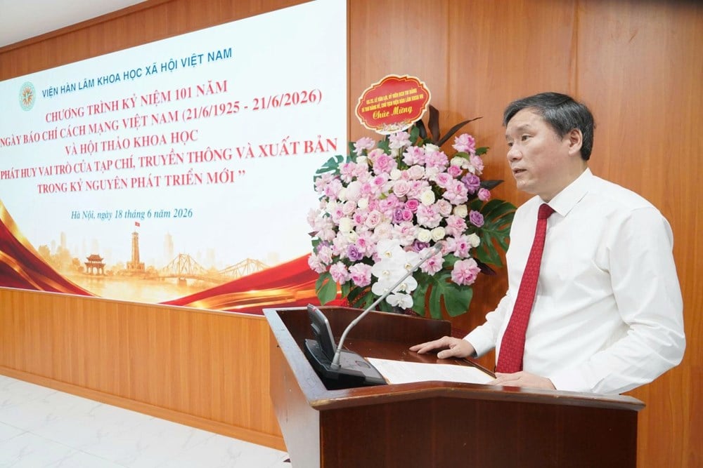 GS.TS. Lê Văn Lợi, Ủy viên Ban Chấp hành Trung ương Đảng, Chủ tịch Viện Hàn lâm Khoa học xã hội Việt Nam phát biểu khai mạc Hội thảo. Ảnh: Thành Lợi.