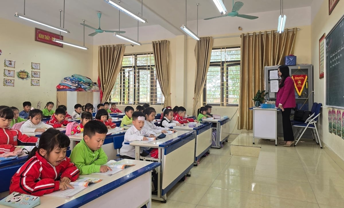 UBND tỉnh Quảng Ninh xem xét hỗ trợ, bổ sung nguồn lực cho các địa phương để đầu tư lắp đặt điều hòa tại các cơ sở giáo dục công lập. Ảnh: Cường Vũ. 