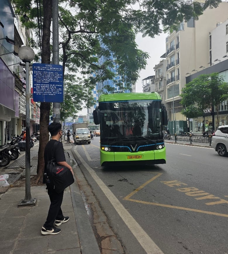 Hà Nội miễn phí xe buýt trong vành đai 1 từ ngày 1/7. Ảnh: Xuân Vũ.