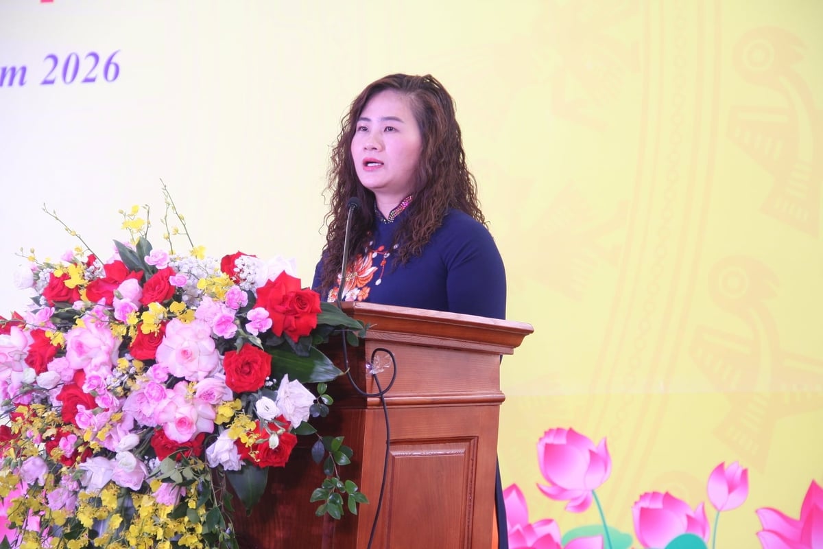 Bà Đào Thị Thu Hằng, Chủ tịch UBND phường Tương Mai phát biểu tại hội nghị. Ảnh: Mai Đan.