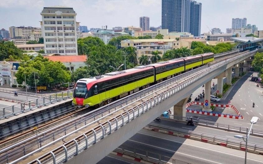 Hà Nội sẽ phát triển mạng lưới đường sắt đô thị đồng bộ phục vụ giao thông công cộng. Ảnh: Hoàng Điệp.