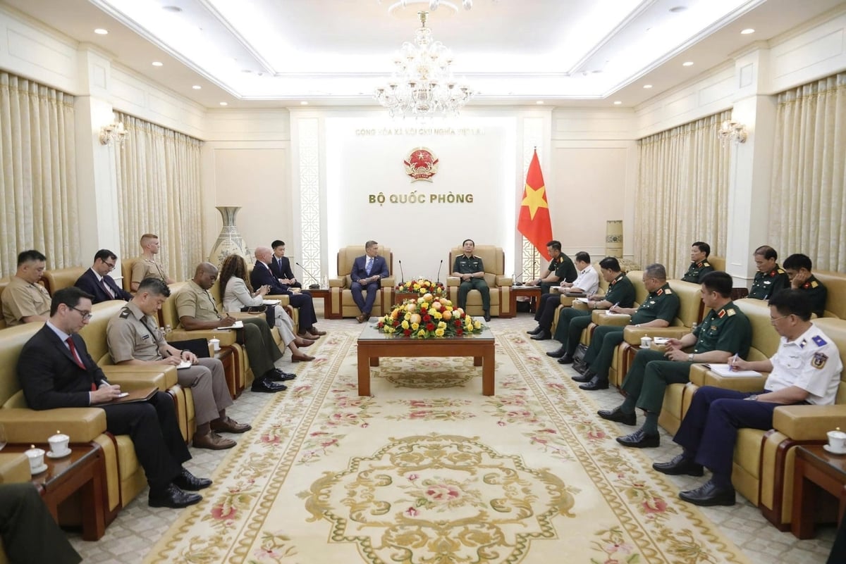Đại tướng Phan Văn Giang mong muốn trên cơ sở các văn bản, thỏa thuận đã ký kết, hai bên tiếp tục triển khai hiệu quả các nội dung hợp tác. Ảnh: VGP.
