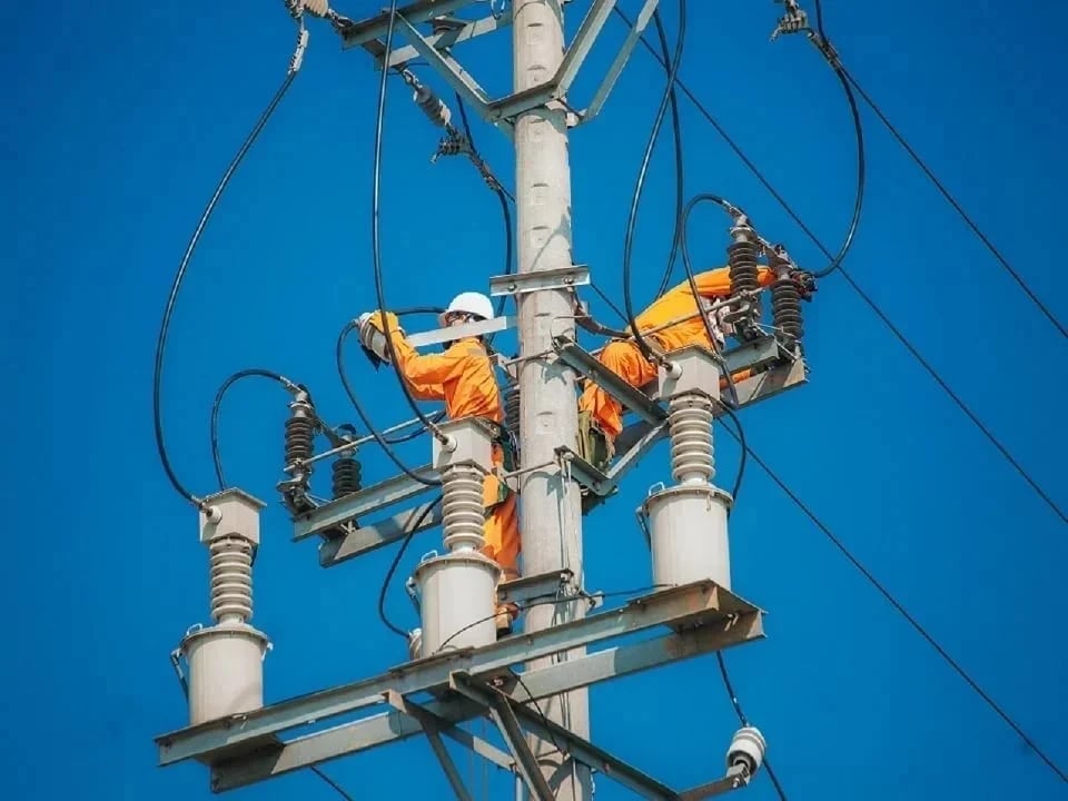 EVN đã chủ động triển khai đồng bộ các giải pháp nhằm đảm bảo cung ứng điện ổn định. Ảnh: EVNNPC.