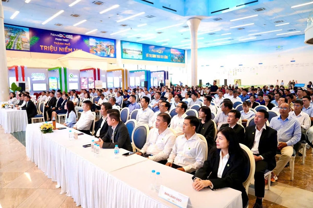 Đông đảo ứng viên tham gia Ngày hội Tuyển dụng Novaland 2026 để tìm kiếm cơ hội việc làm trong lĩnh vực xây dựng. Ảnh: Hoàng Hải Yến. 