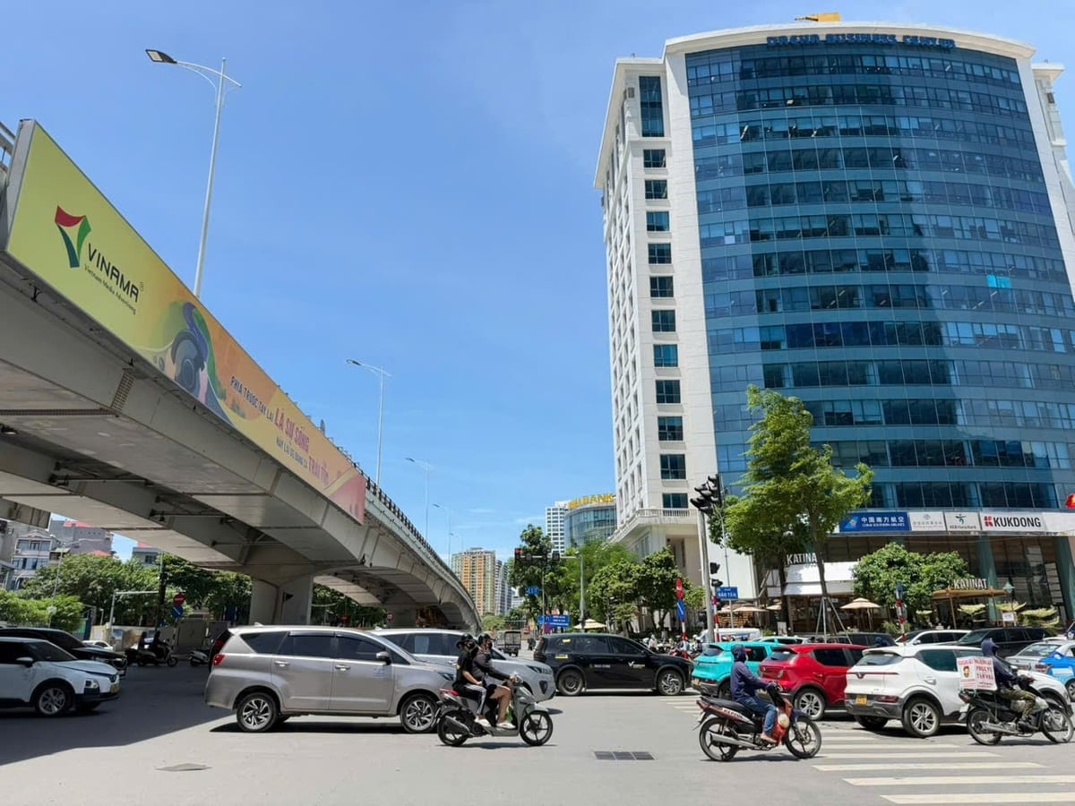 Đối với tuyến đường sắt đô thị số 5 Văn Cao - Hòa Lạc, dự án hiện chỉ còn 1 phương án liên quan đến Công ty cổ phần Daeha. Ảnh: Mai Đan.