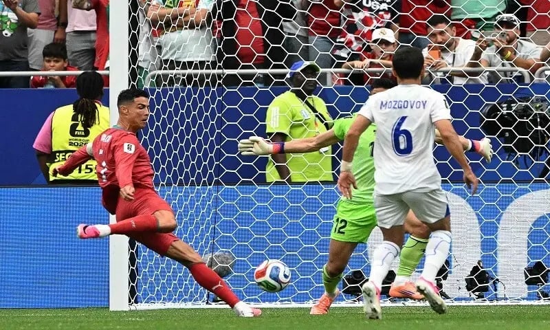 Ronaldo đã lấy lại niềm tin sau cú đúp vào lưới Uzbekistan đêm 23/6. Ảnh: FIFA.