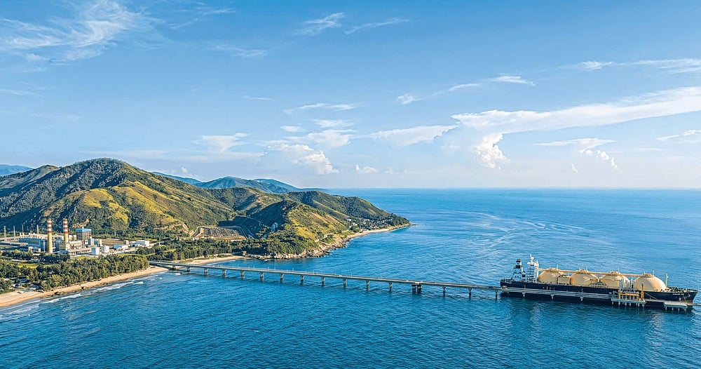 Khẩn trương triển khai đẩy nhanh tiến độ Dự án Nhà máy Nhiệt điện LNG Quỳnh Lập. Ảnh: BNA.