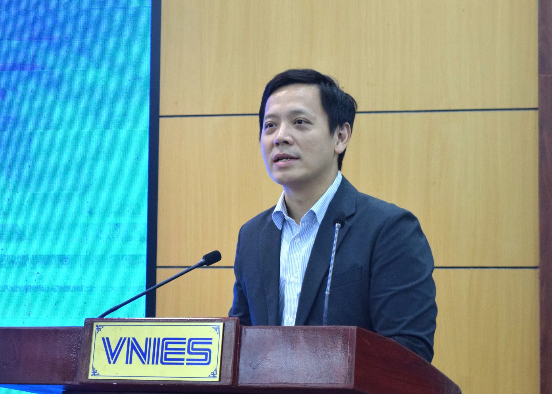 GS.TS Lê Anh Vinh, Viện trưởng Viện Khoa học Giáo dục Việt Nam cho rằng điểm nổi bật của dự án là tạo sự gắn kết giữa nhà trường, cộng đồng, các khu dự trữ sinh quyển và các bên liên quan trong bảo tồn đại dương. Ảnh: Trường Giang.