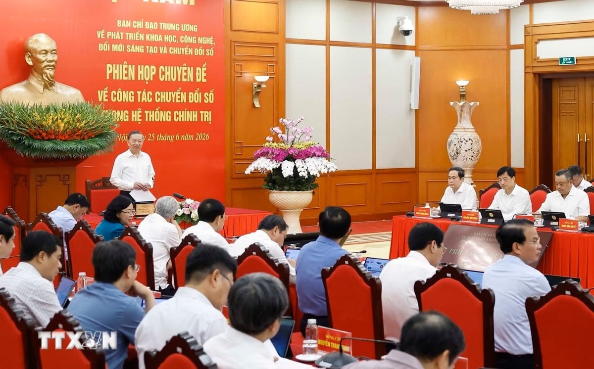 Tổng B&iacute; thư, Chủ tịch nước T&ocirc; L&acirc;m chủ tr&igrave; phi&ecirc;n họp chuy&ecirc;n đề về c&ocirc;ng t&aacute;c chuyển đổi số trong hệ thống ch&iacute;nh trị. Ảnh: TTXVN.