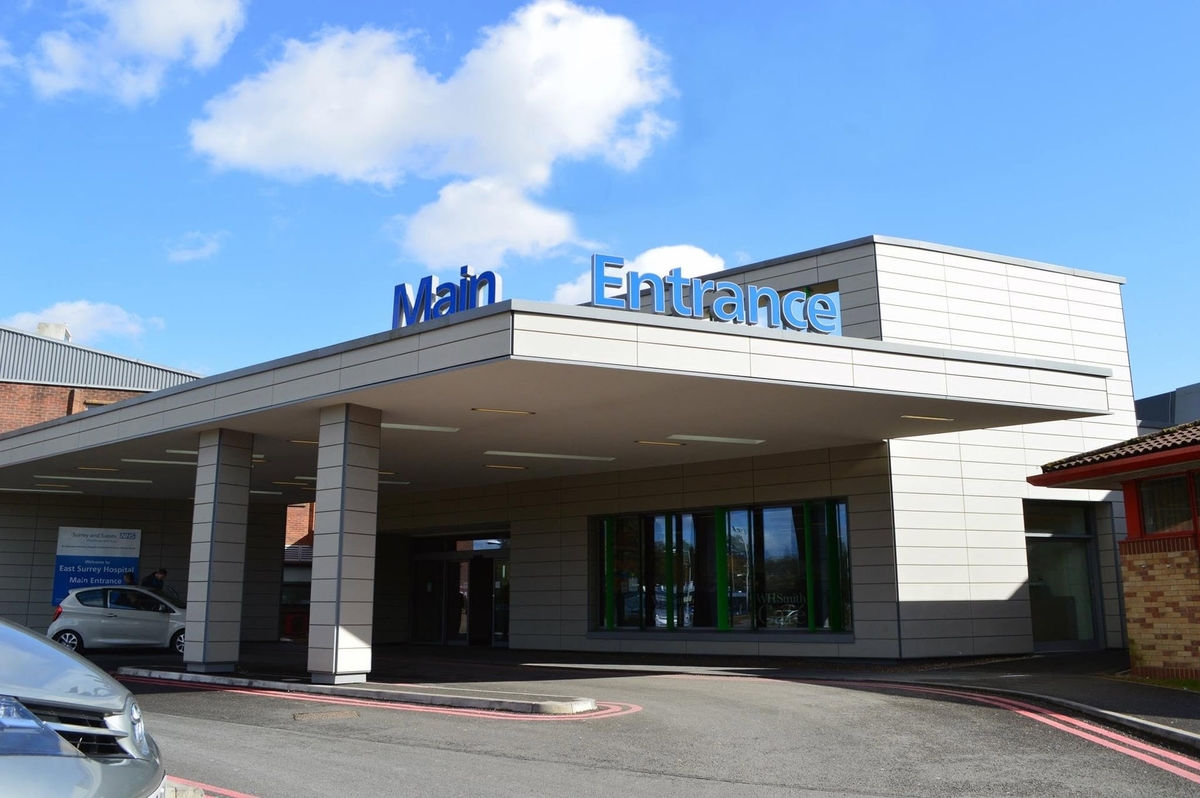 Bệnh viện East Surrey tại Anh đã ban bố tình trạng khẩn cấp do nắng nóng cực đoan. Ảnh: Bệnh viện East Surrey. 