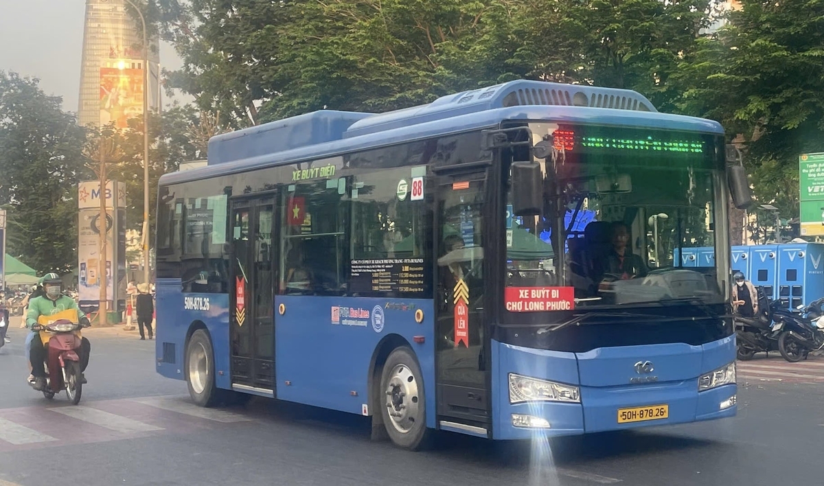 TP.HCM sẽ hỗ trợ 100% giá vé trên 134 tuyến xe buýt đang hoạt động. Ảnh: Đình Du.