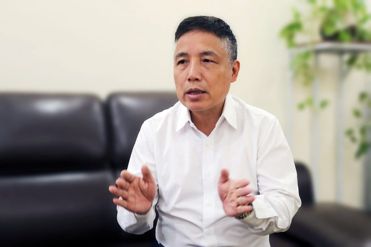TS. Nguyễn Lê Tuấn luôn trăn trở với những bài toán về khoa học công nghệ biển của Việt Nam. Ảnh: Thanh Trang.