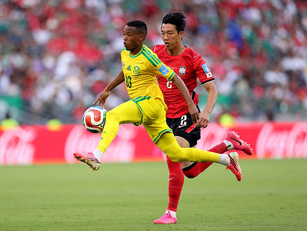 Nam Phi lần đầu tiên giành vé vào vòng 1/8 World Cup với tư cách đội nhì bảng. Ảnh: Getty Images.