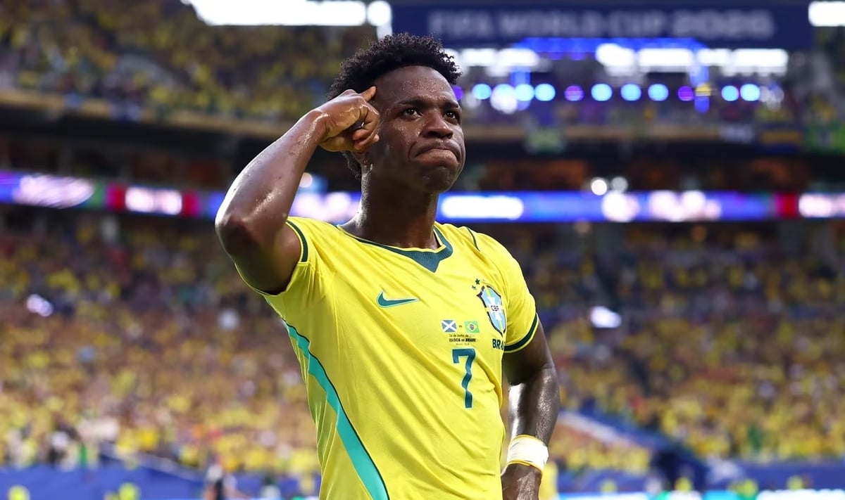 Vinicius thăng hoa, Brazil qua vòng bảng cùng Morocco