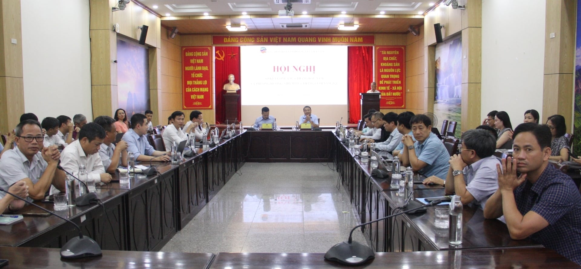 Chiều 26/6, Cục Địa chất và Khoáng sản Việt Nam tổ chức Hội nghị sơ kết công tác 6 tháng đầu năm và phương hướng, nhiệm vụ 6 tháng cuối năm 2026. Ảnh: Mai Đan.