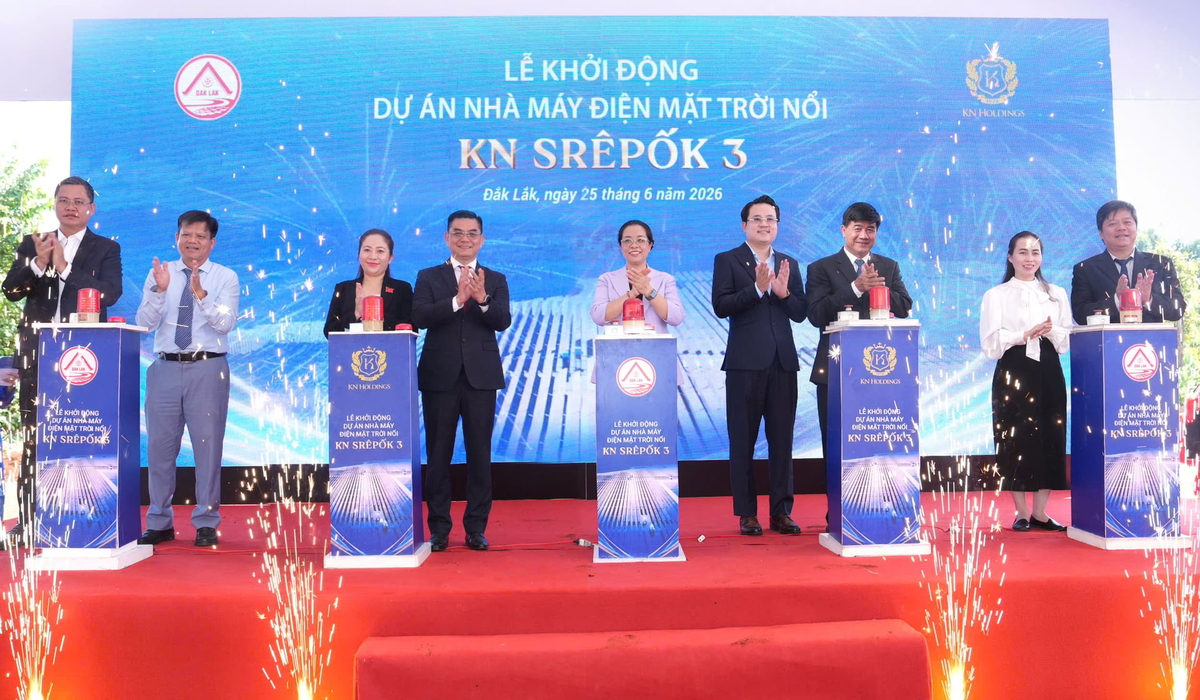 Nghi thức kích hoạt khởi động dự án Nhà máy điện mặt trời nổi KN Srêpốk 3. Ảnh: KN Holdings.