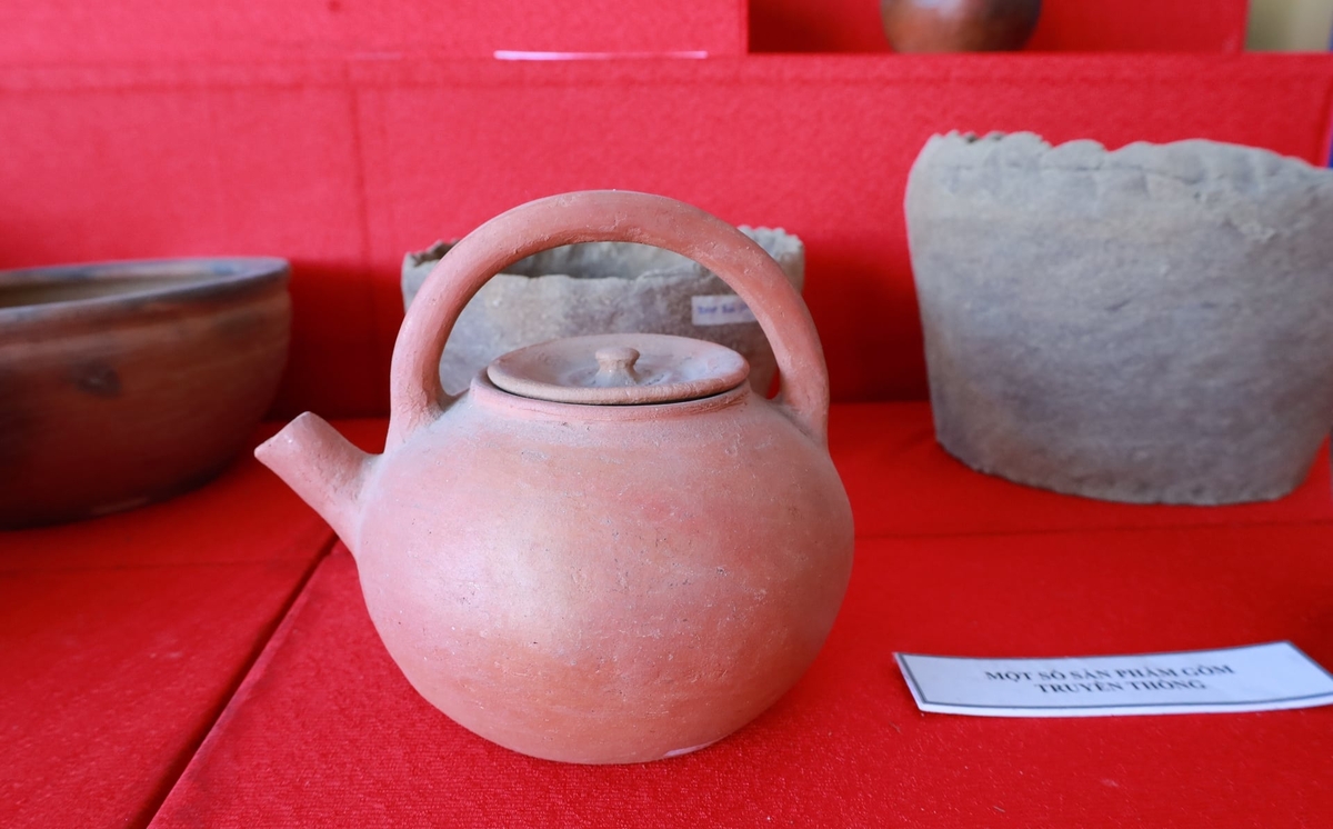 Nghệ thuật làm gốm của người Chăm đã được UNESCO ghi danh. Ảnh: Phương Chi.