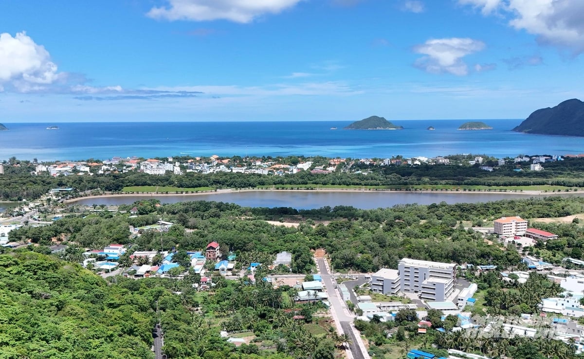 Các chuyên gia đánh giá Côn Đảo sở hữu vị trí địa chiến lược, hệ sinh thái đặc sắc cùng giá trị lịch sử nổi bật, tạo nền tảng để phát triển thành đặc khu sinh thái, thông minh và đẳng cấp quốc tế. Ảnh: Lê Bình.