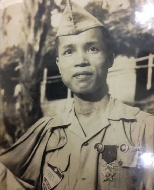 Anh hùng lực lượng vũ trang nhân dân La Văn Cầu, năm 1952. Ảnh tư liệu.
