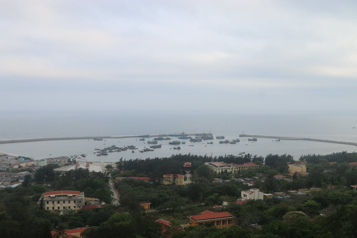 Một góc Bạch Long Vĩ. Ảnh: Đinh Mười.